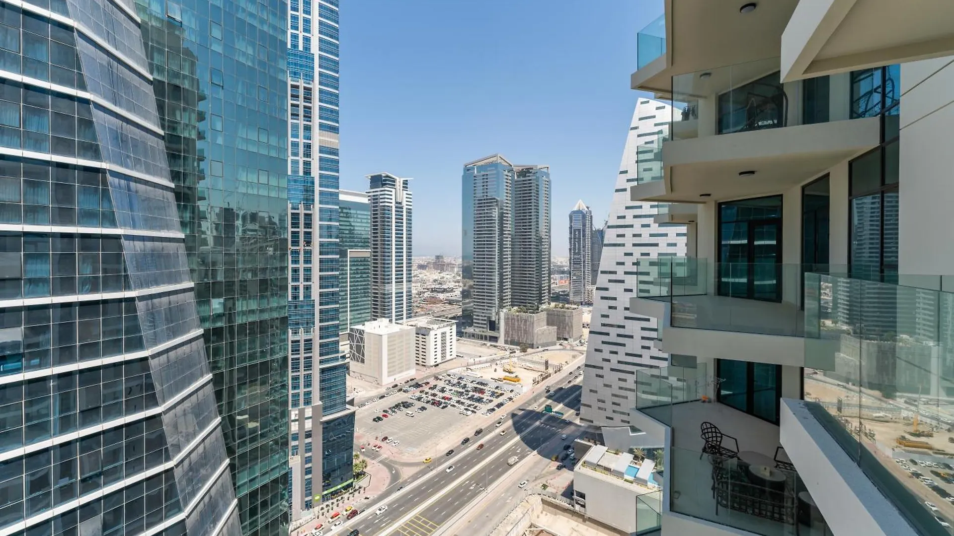 2-Br Missoni Luxury With Stunning Lake View Dubaj Apartmán