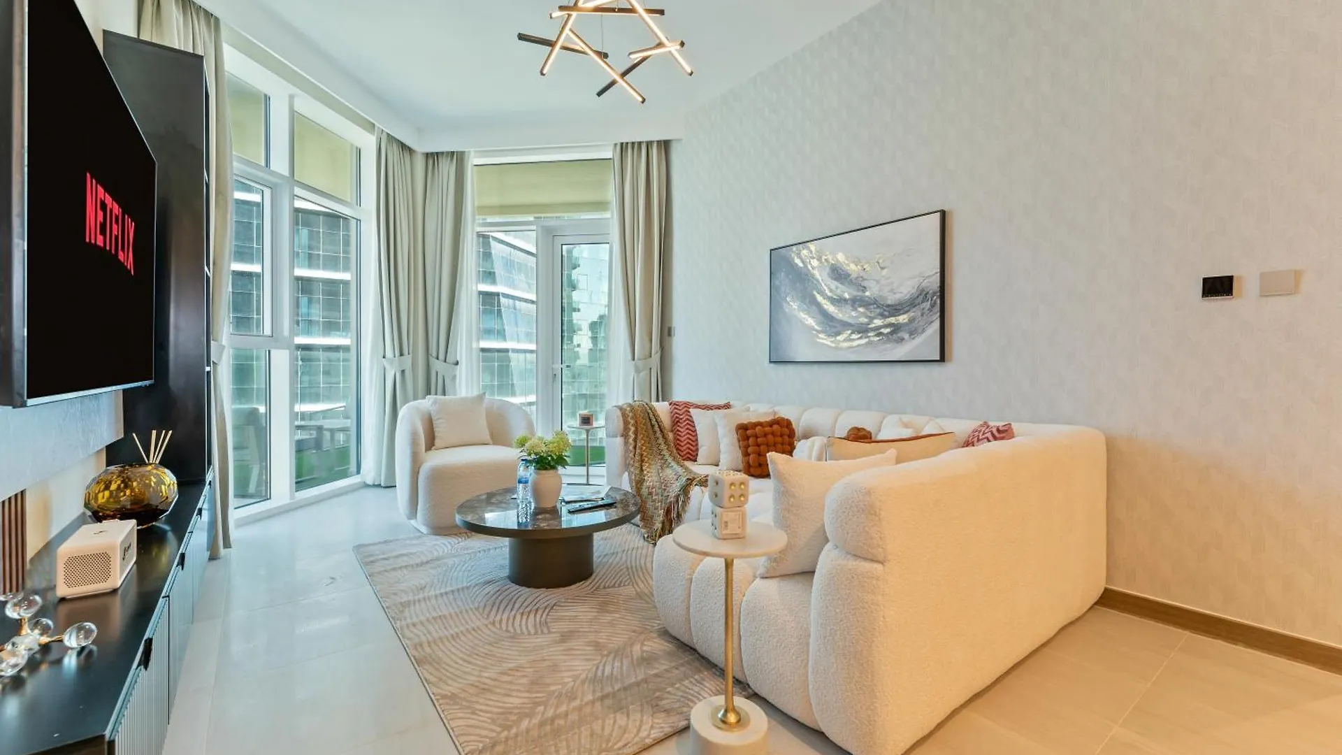 Apartment 2-Br Missoni Luxury With Stunning Lake View Dubai