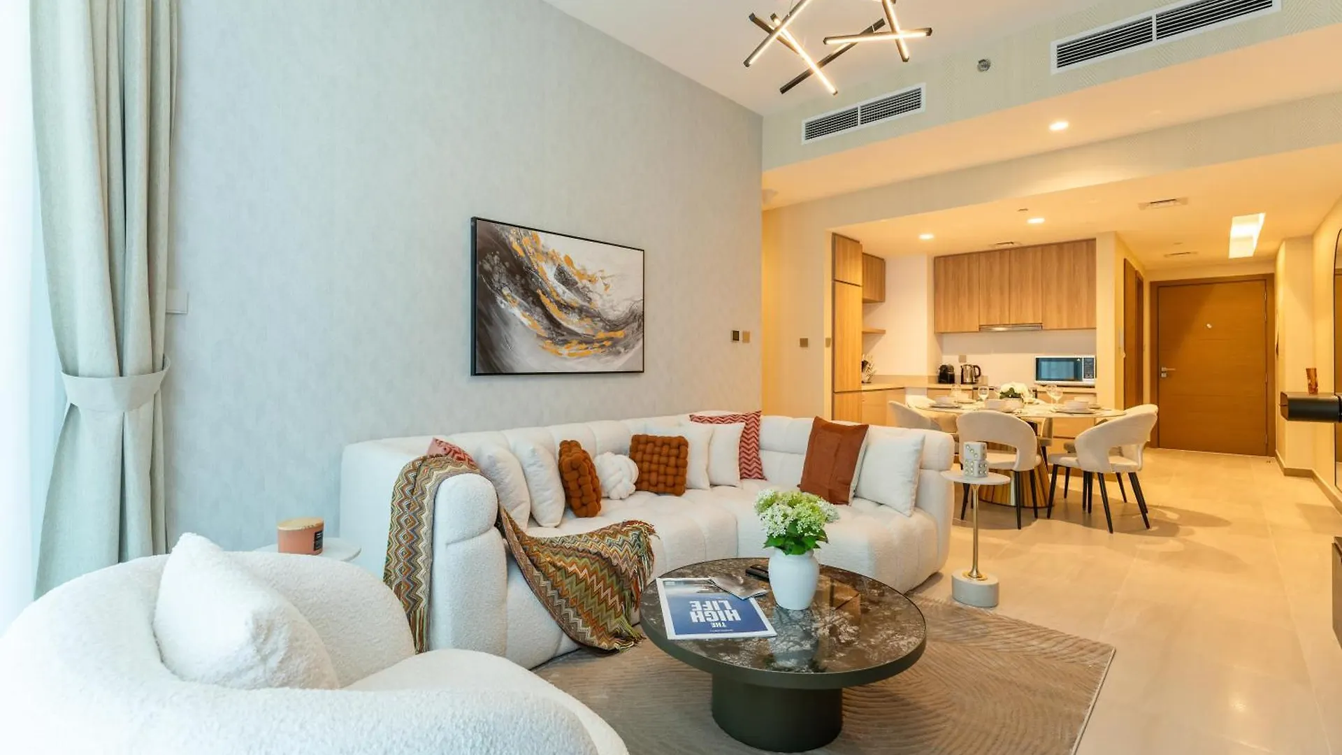 2-Br Missoni Luxury With Stunning Lake View Dubai