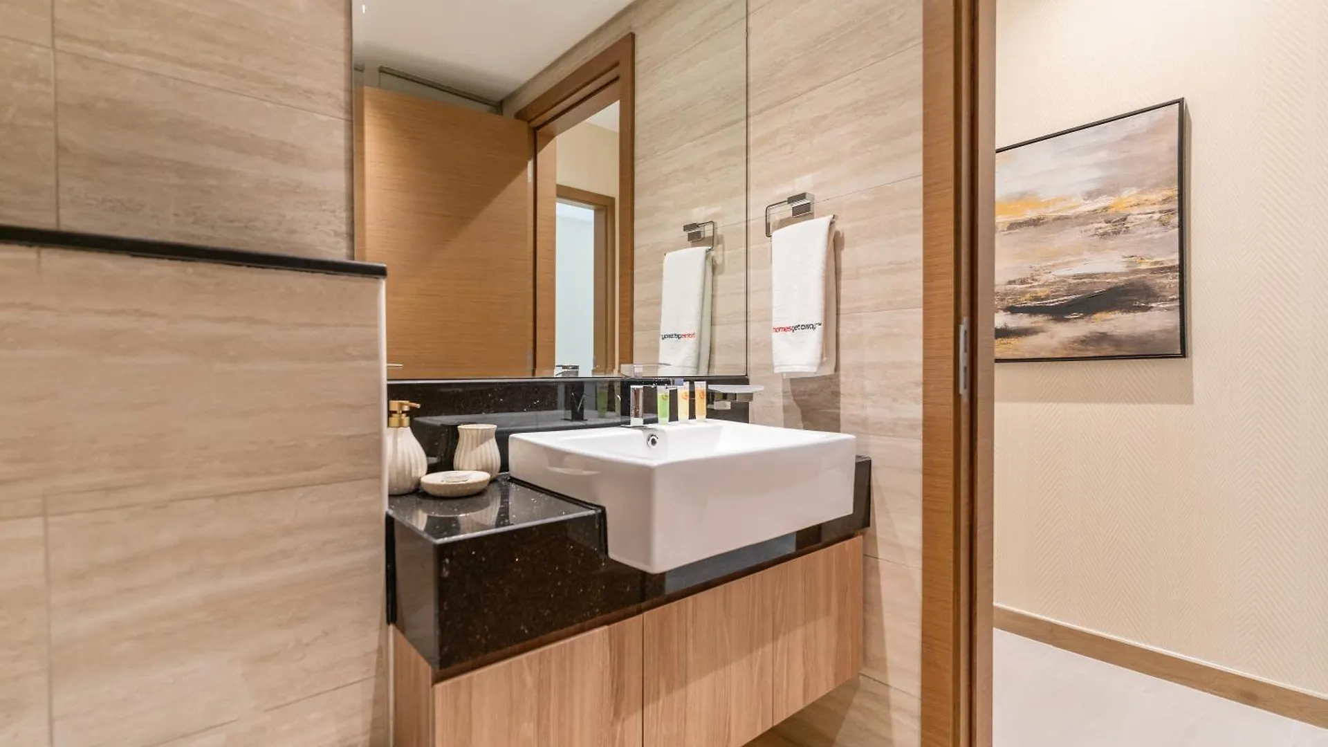 2-Br Missoni Luxury With Stunning Lake View Dubaj 0*,  Spojené arabské emiráty