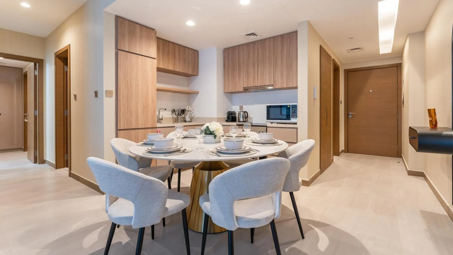 Apartment 2-Br Missoni Luxury With Stunning Lake View Dubai