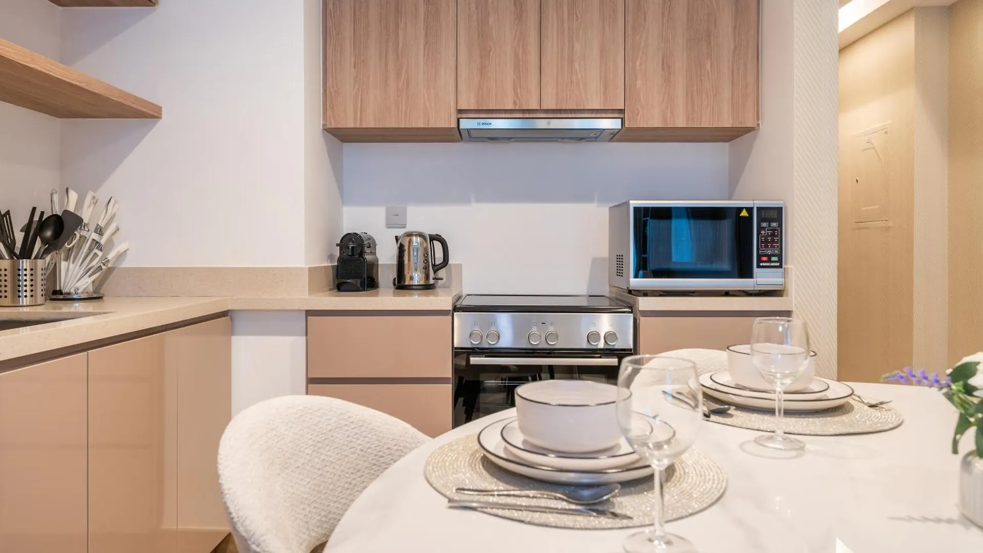 2-Br Missoni Luxury With Stunning Lake View Dubai Apartment