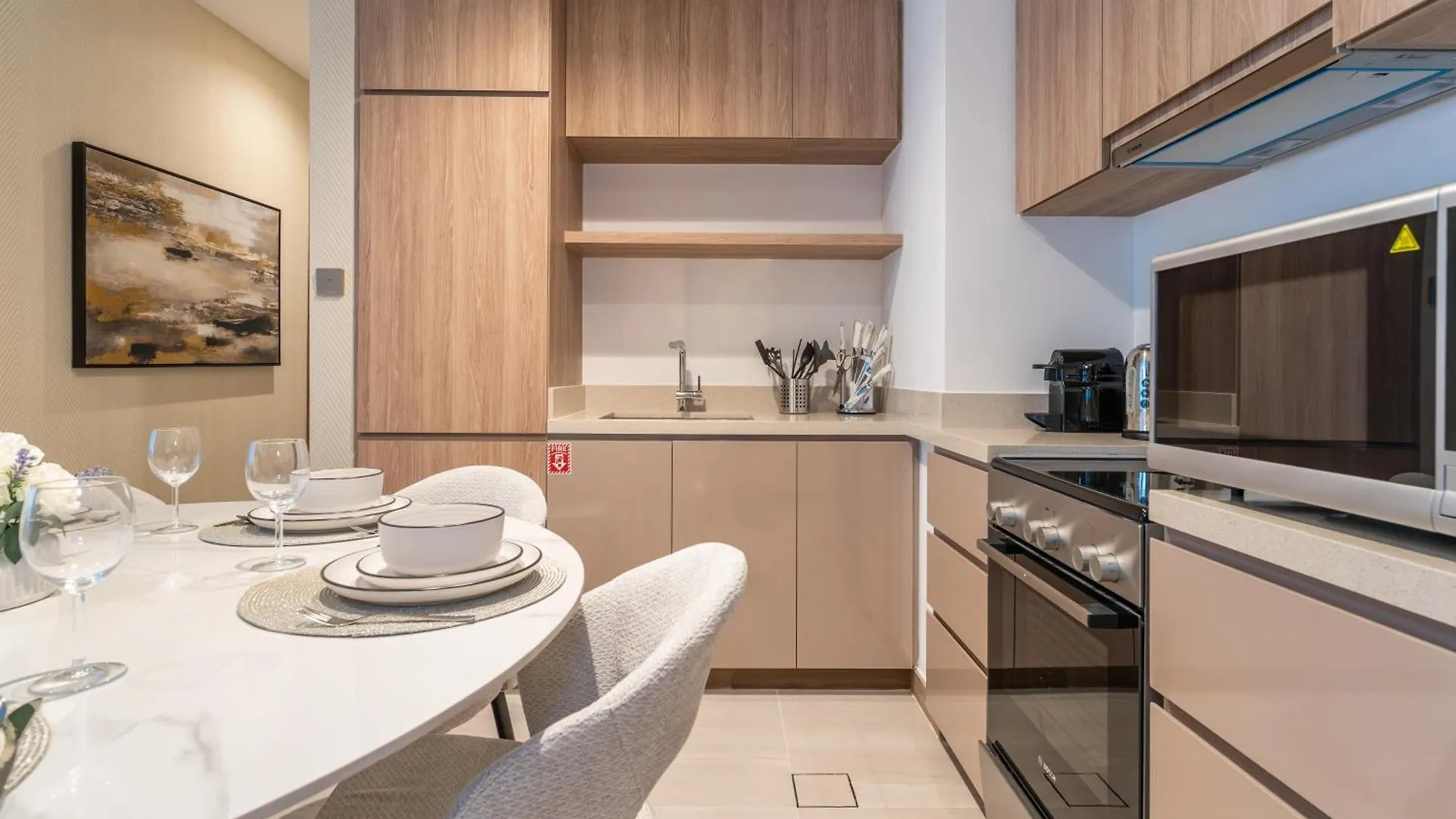 2-Br Missoni Luxury With Stunning Lake View Dubai