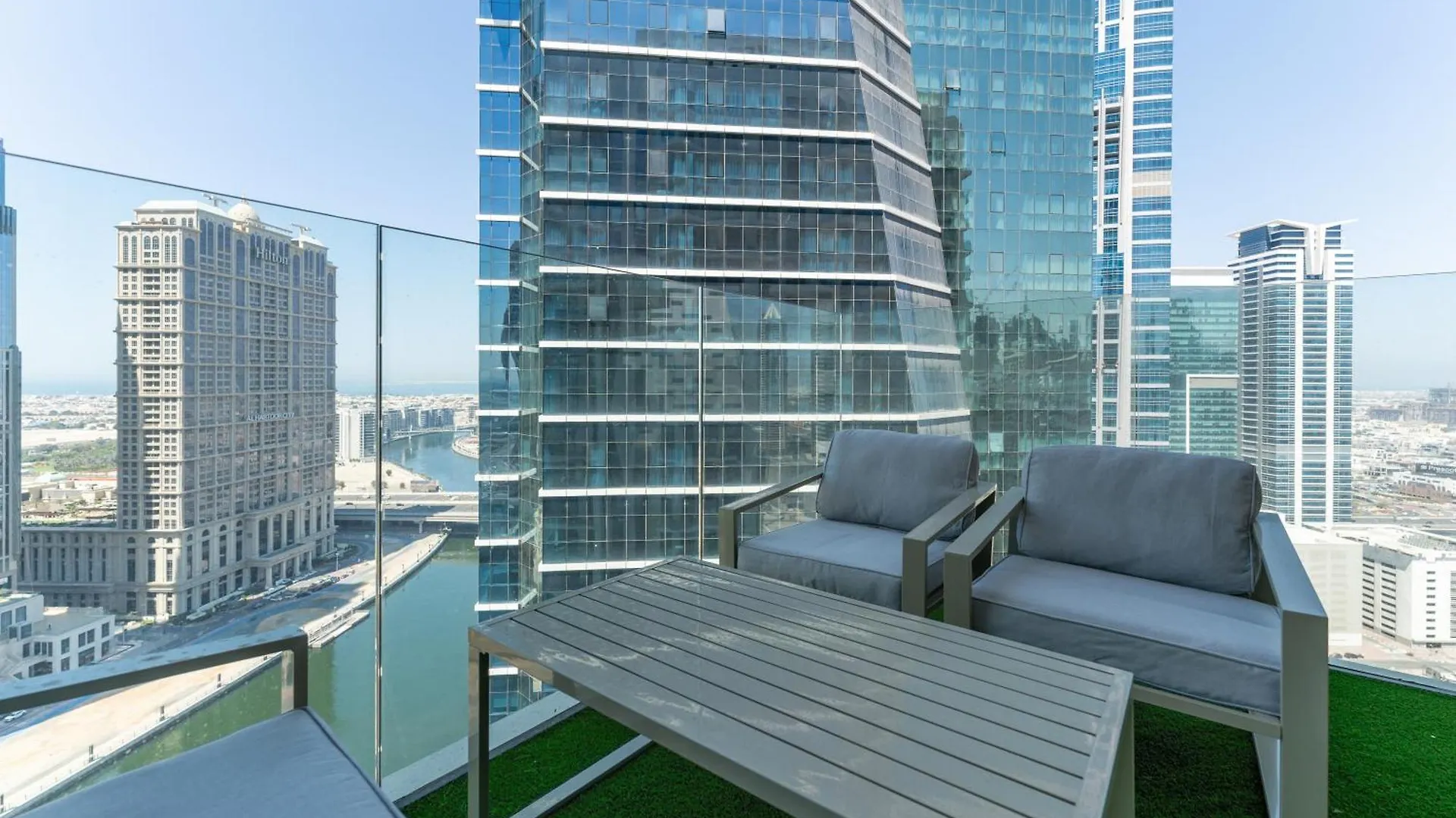 2-Br Missoni Luxury With Stunning Lake View Dubai