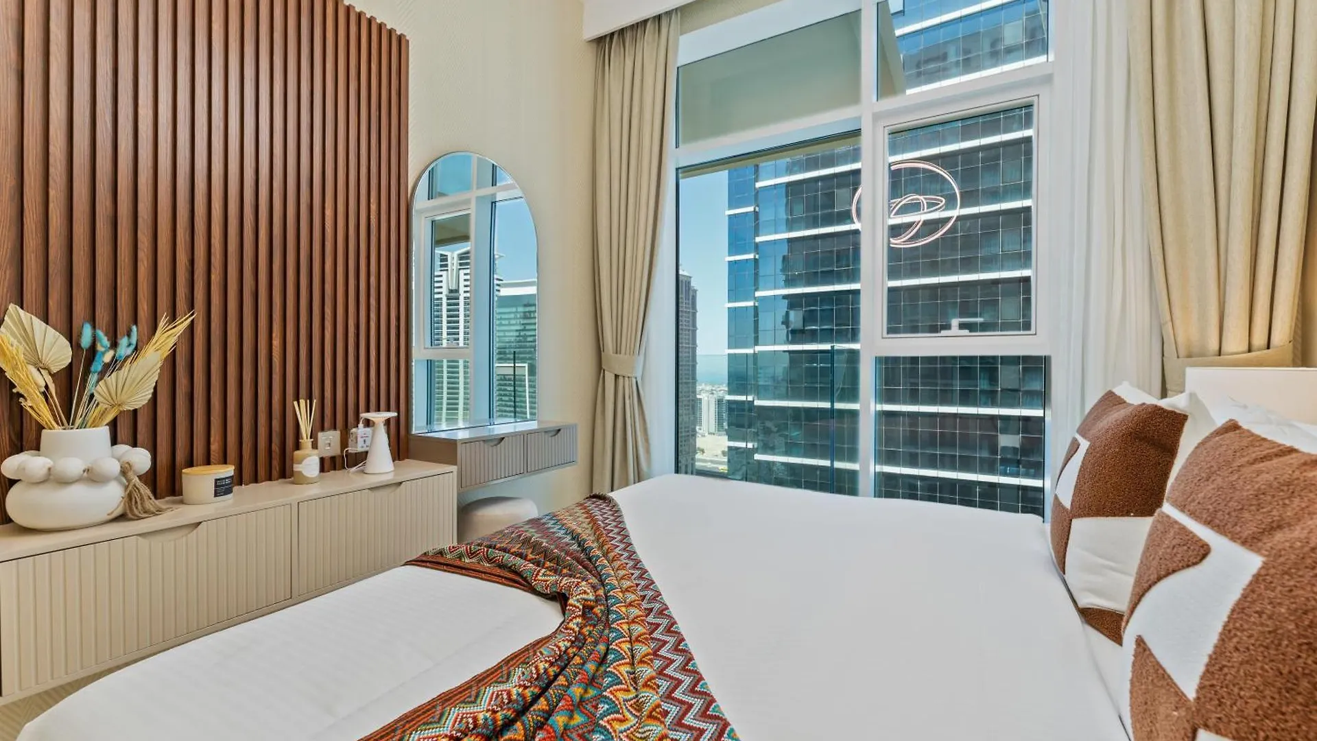 2-Br Missoni Luxury With Stunning Lake View Dubai Apartment