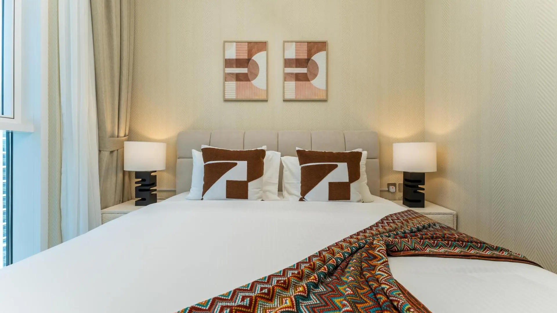 2-Br Missoni Luxury With Stunning Lake View Dubai